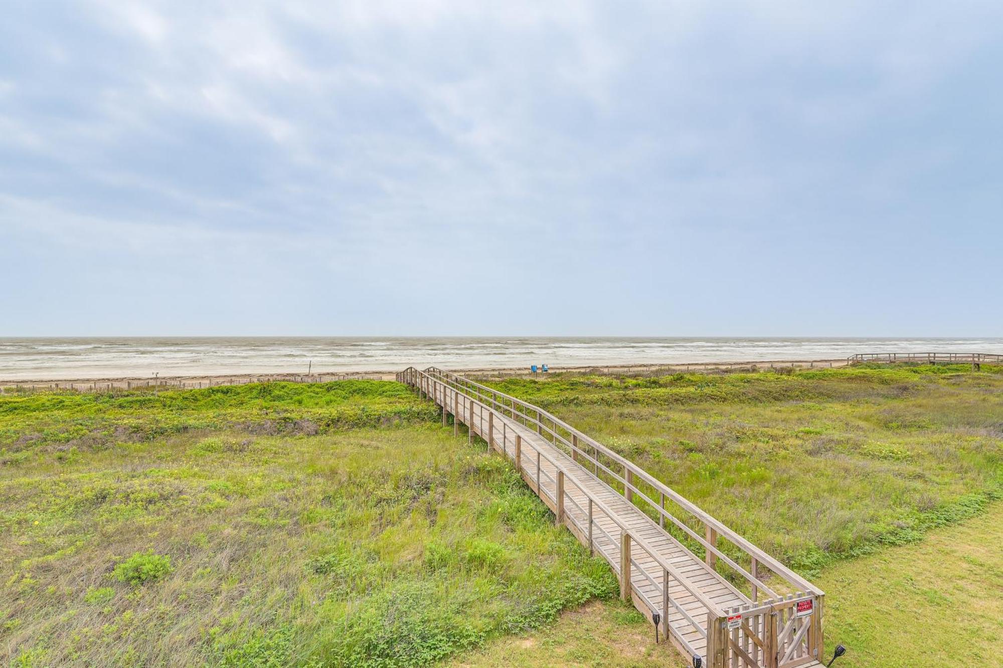 Beachfront Texas Retreat - 2 Decks, Patio And Views! Surfside Beach Dış mekan fotoğraf