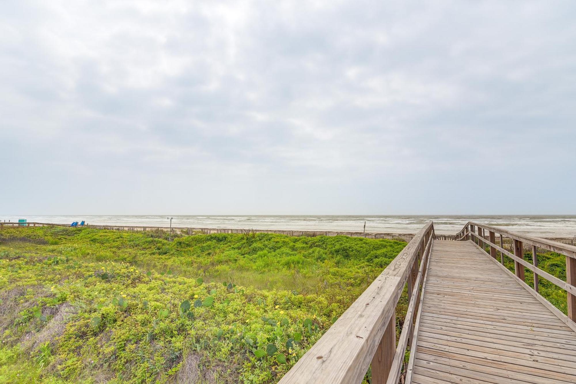 Beachfront Texas Retreat - 2 Decks, Patio And Views! Surfside Beach Dış mekan fotoğraf
